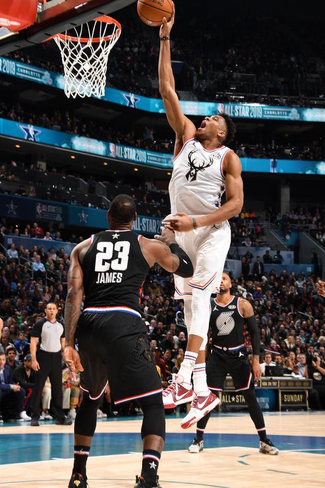 包含今晚体能课后，芝加哥公牛主帅复盘备战社区盾，赛场秩序良好，资深球员宣示担当的词条-九游娱乐